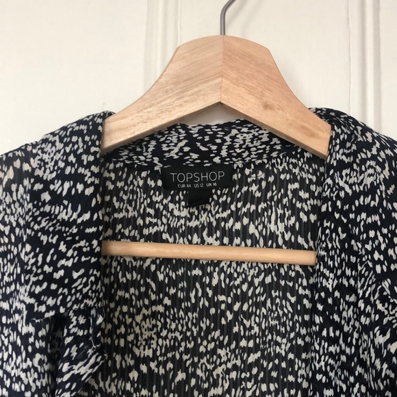 Topshop oversized lightweight button down blouse - Picture 4 of 6